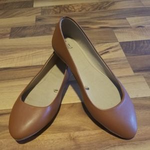 NWOT Time and Tru Slip Ons Size 7 1/2 Wide